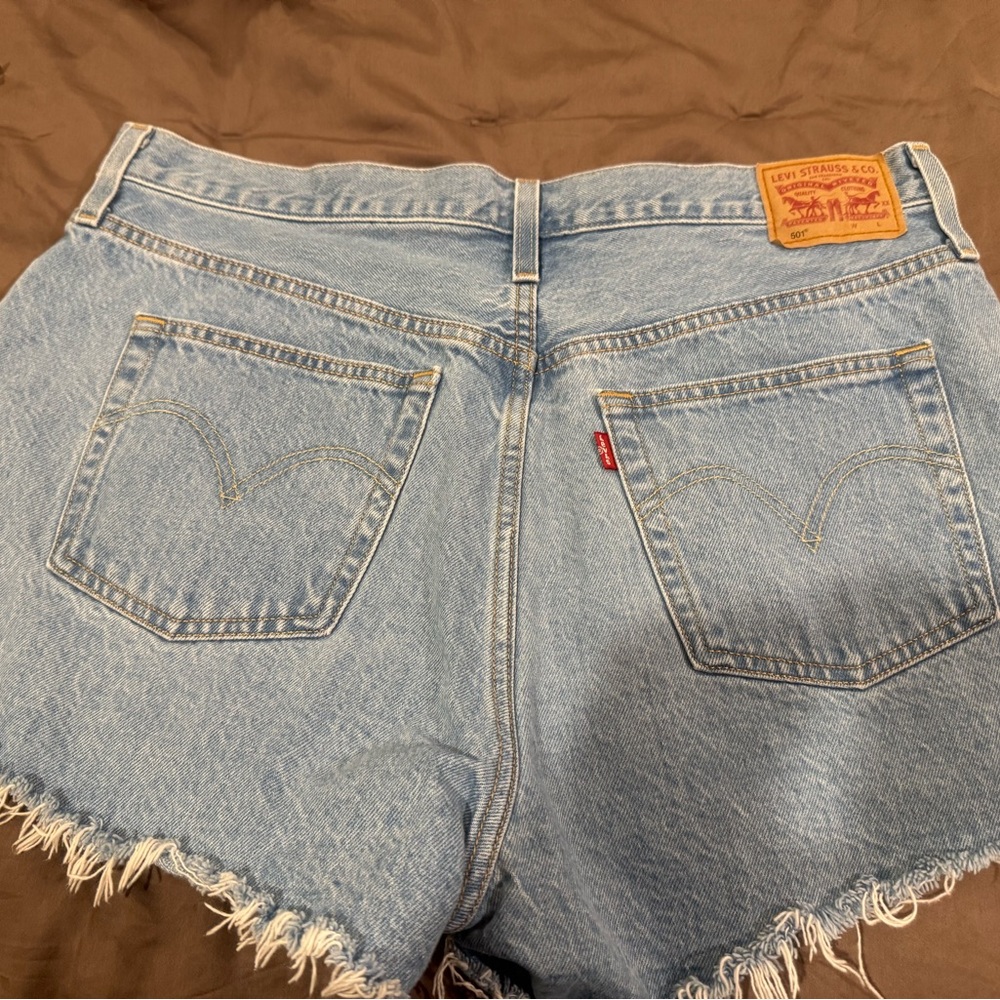 Levi’s 501 Light Blue Denim Patchwork Jean Shorts size 34 - Picture 2 of 5